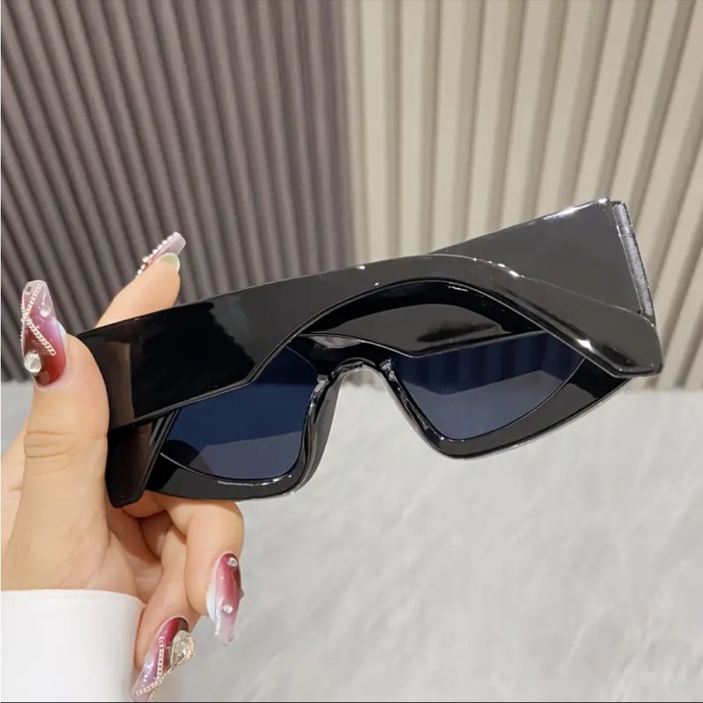 🆕 Trendy Oversized Cat Eye Sunglasses Y2K Creative Unique Design‼️ MOD SQUAD ‼️ - Picture 9 of 16
